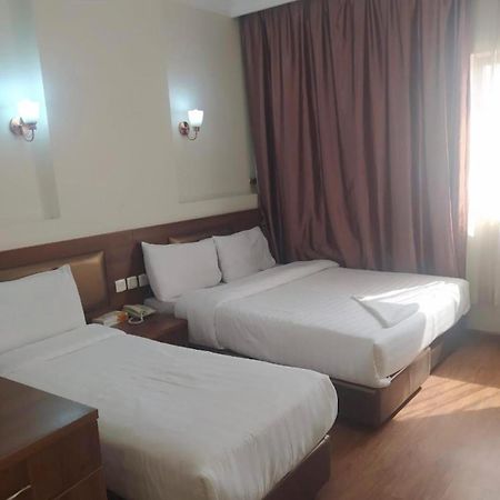 Hotel Multán Kültér fotó