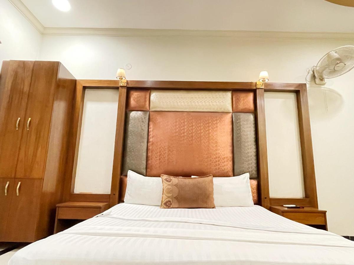 Hotel Multán Kültér fotó