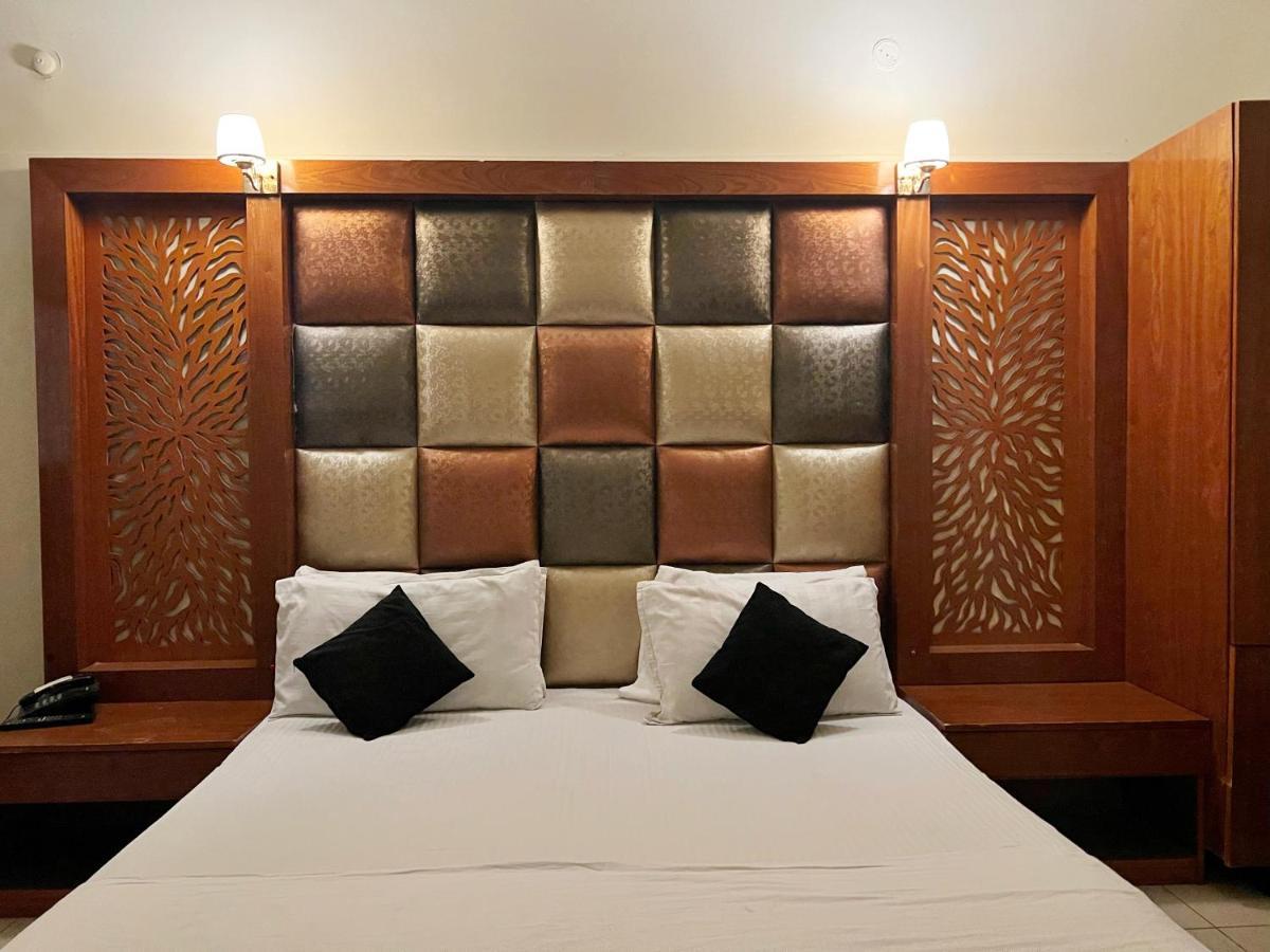 Hotel Multán Kültér fotó