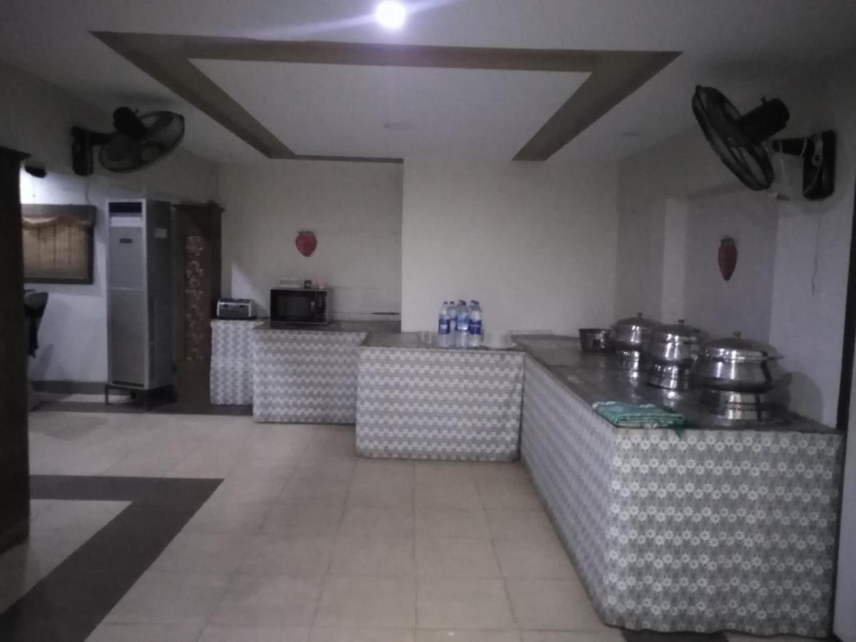 Hotel Multán Kültér fotó