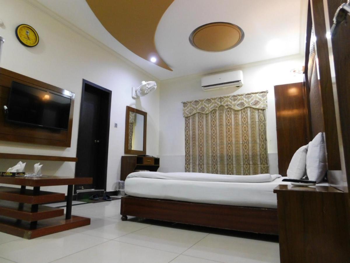 Hotel Multán Kültér fotó