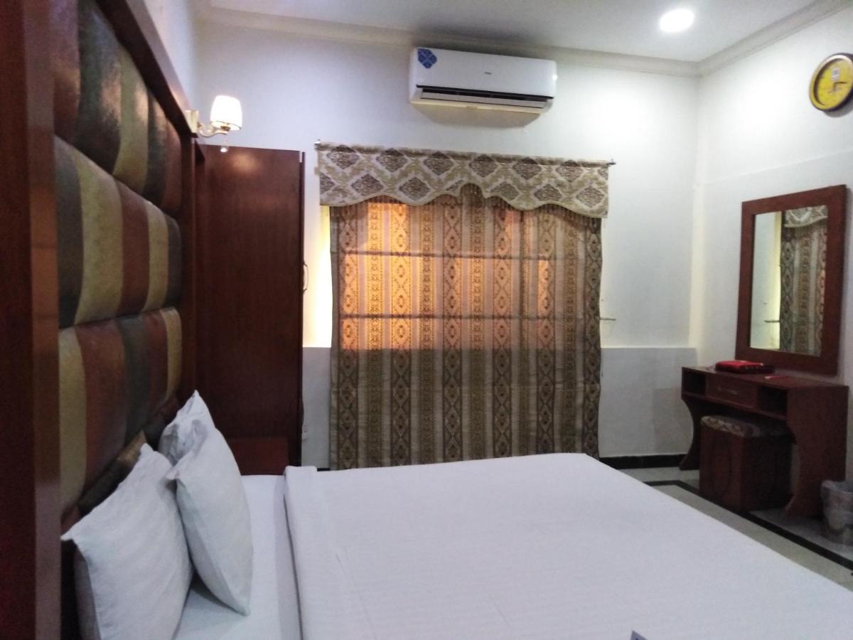 Hotel Multán Kültér fotó