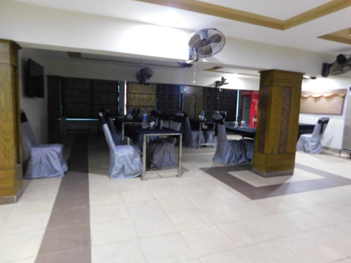 Hotel Multán Kültér fotó